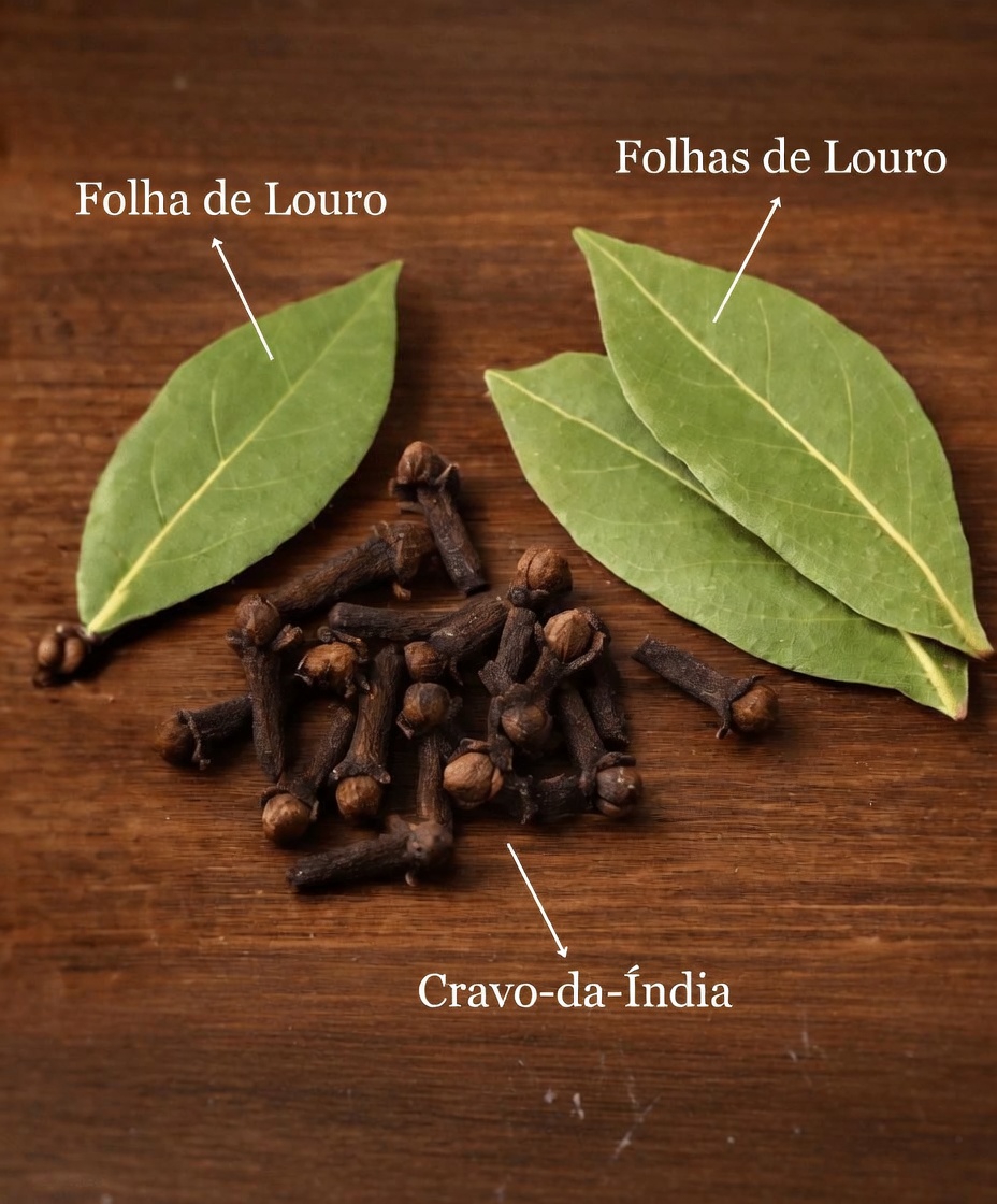 Você já experimentou esta simples bebida de louro e cravo para o bem-estar diário?