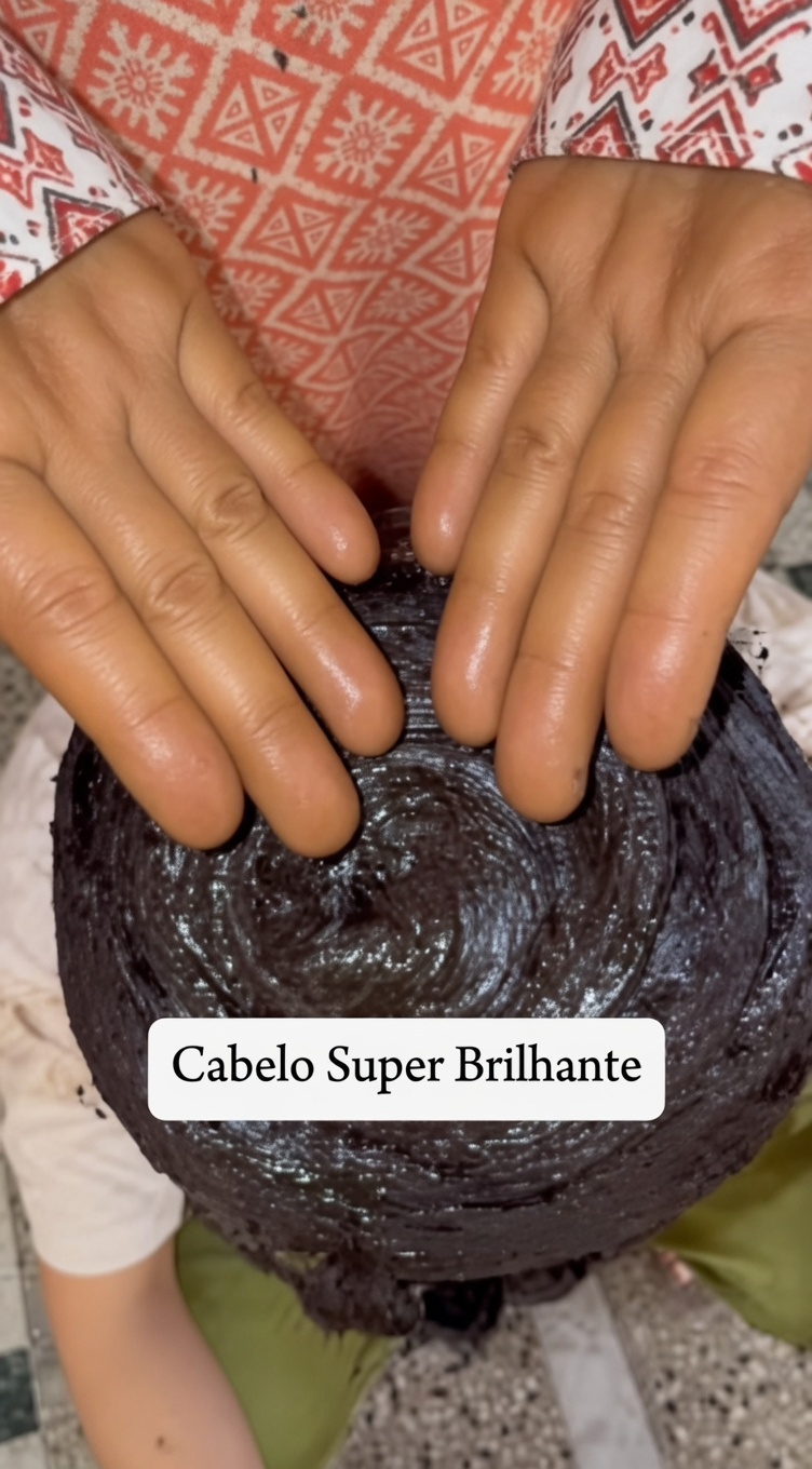 Descubra o Segredo Antigo Indiano: Uma Máscara Capilar Natural de Henna para Cabelos Mais Fortes, Brilhantes e Cobertura dos Fios Grisalhos