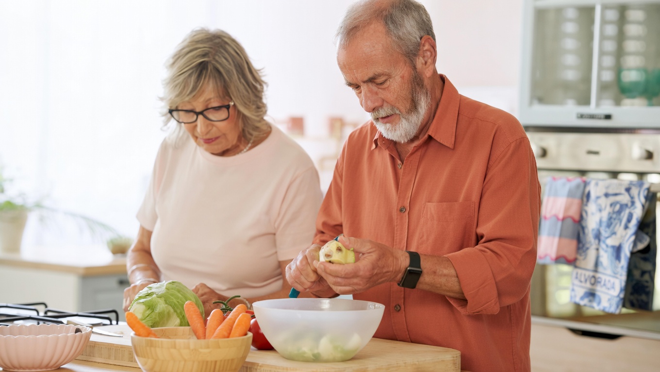 Será que este ponche de frutas vermelho-vivo pode ser o hábito simples que seu corpo está precisando?