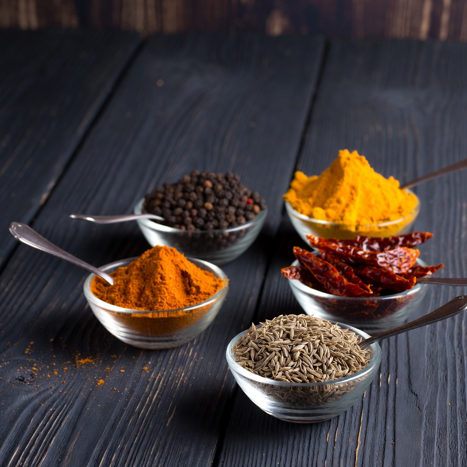 5 Especiarias do Dia a Dia que Podem Ajudar no Conforto dos Rins — Sem o Hype da Desintoxicação