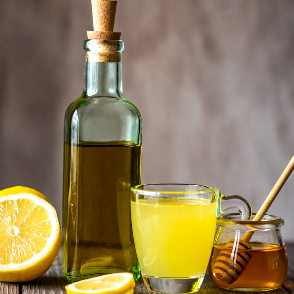 Mantenha-se Eternamente Jovem com o Poder do Azeite, Suco de Limão e Mel